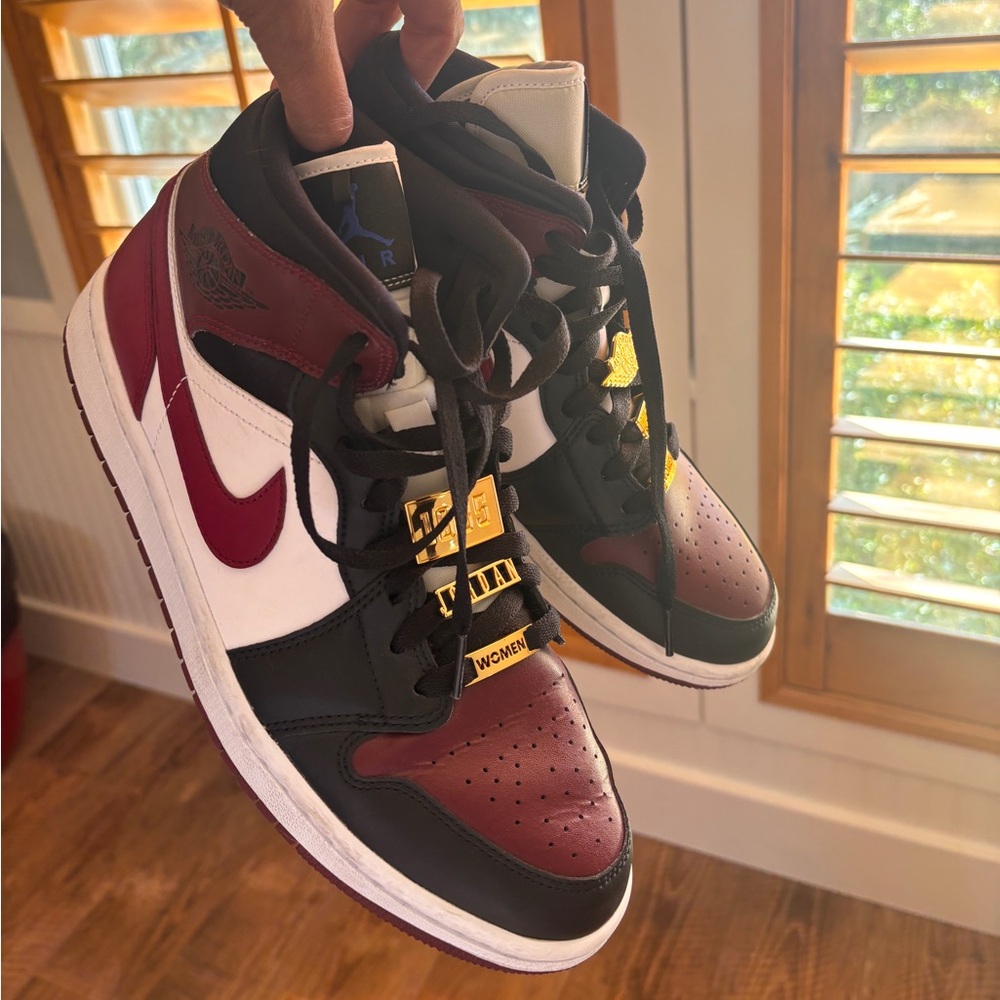 Jordan 1 Mid - SE Black Dark Beetroot